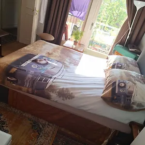  Séjour chez l'habitant Homey Budget Bedroom