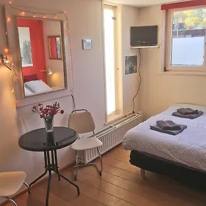  Couette-café Houseboat Westerdok